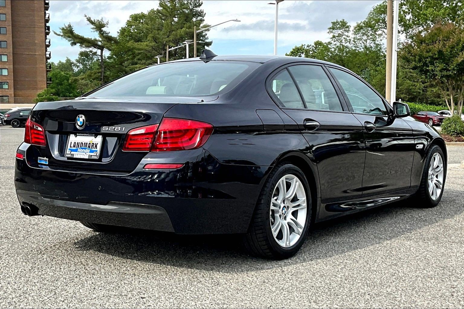 Used 2012 BMW 528i Sedan RWD image 2