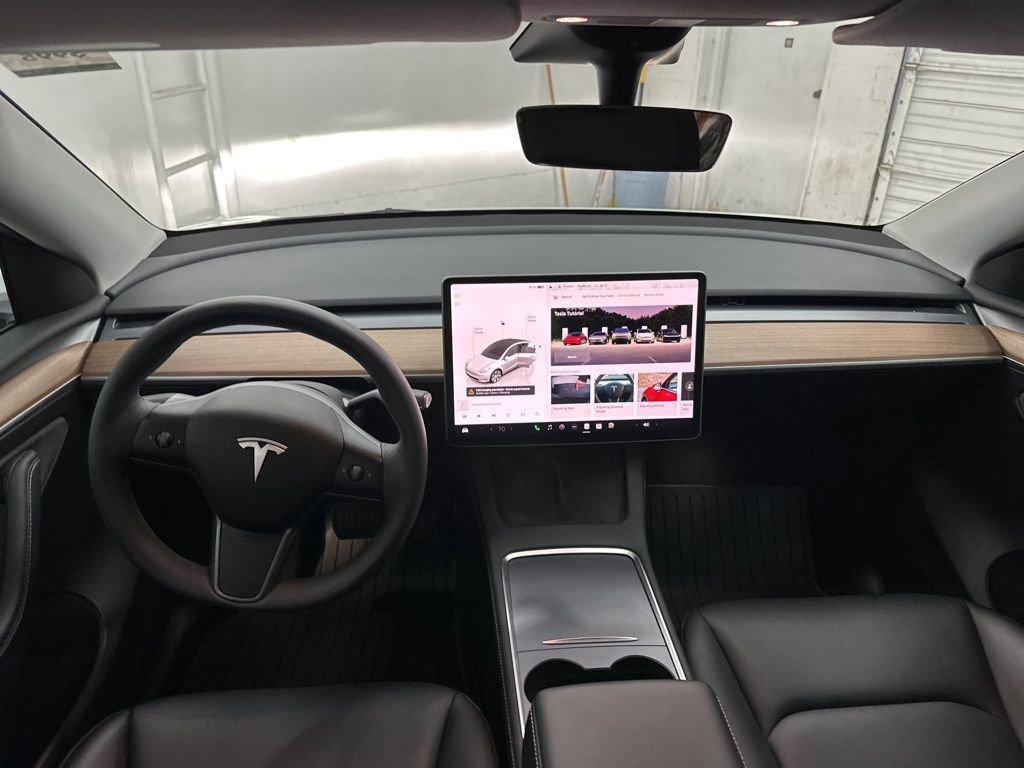 Used 2023 Tesla Model Y Long Range image 18