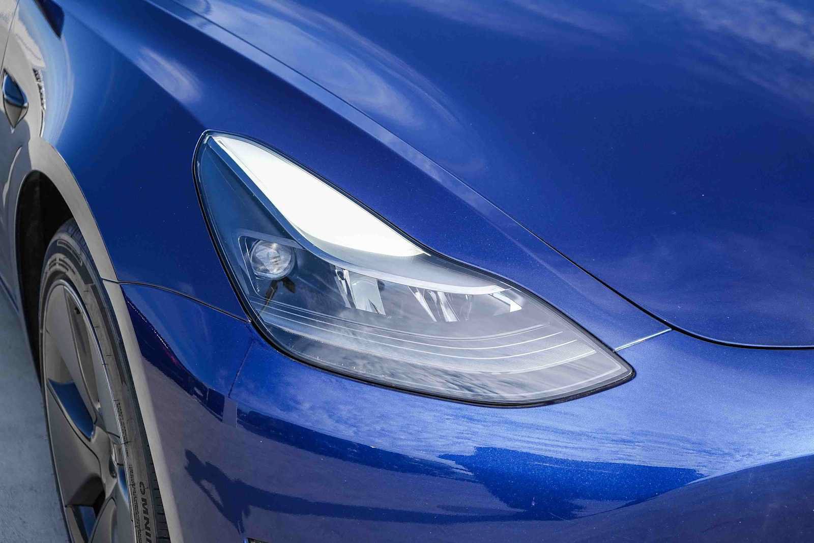 Used 2023 Tesla Model 3 Standard Range RWD image 4