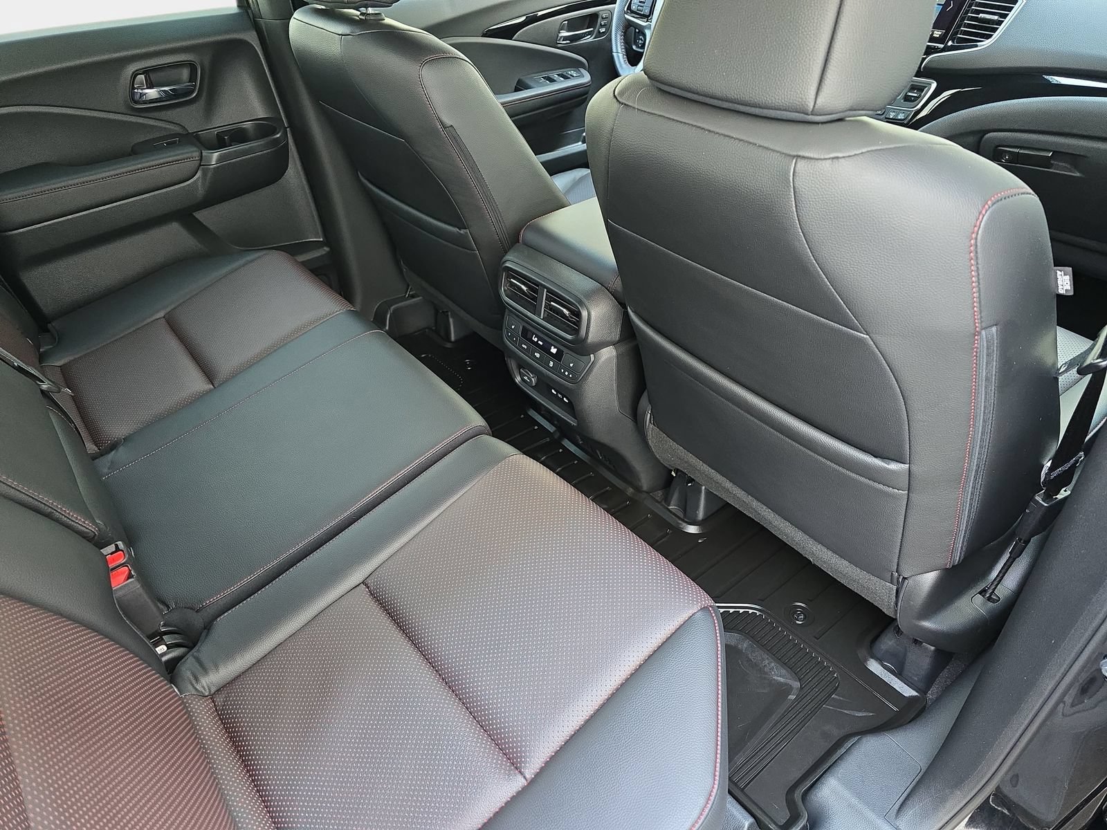 Used 2024 Honda Ridgeline Black Edition image 13
