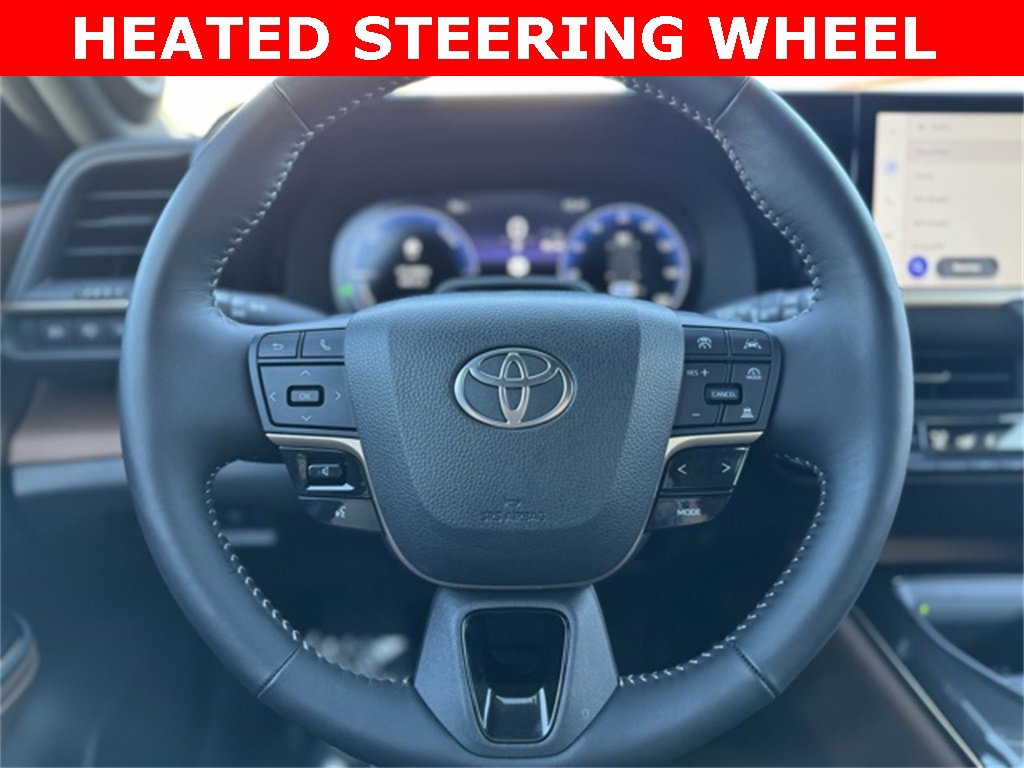 Certified 2025 Toyota Crown Signia image 24