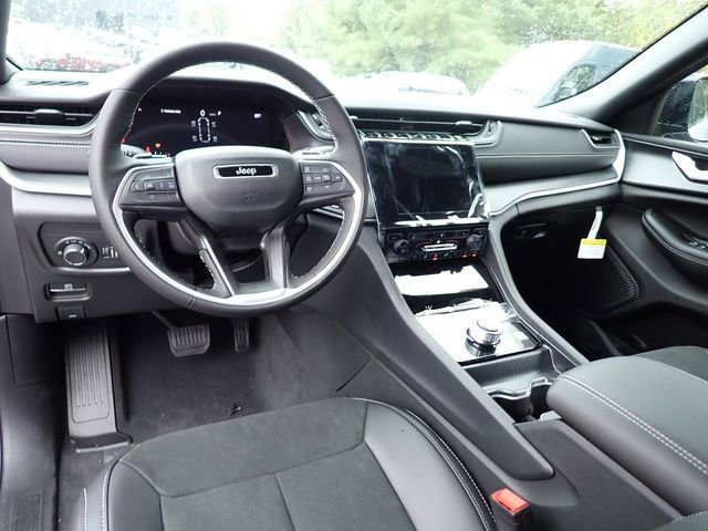 New 2025 Jeep Grand Cherokee L Altitude image 15