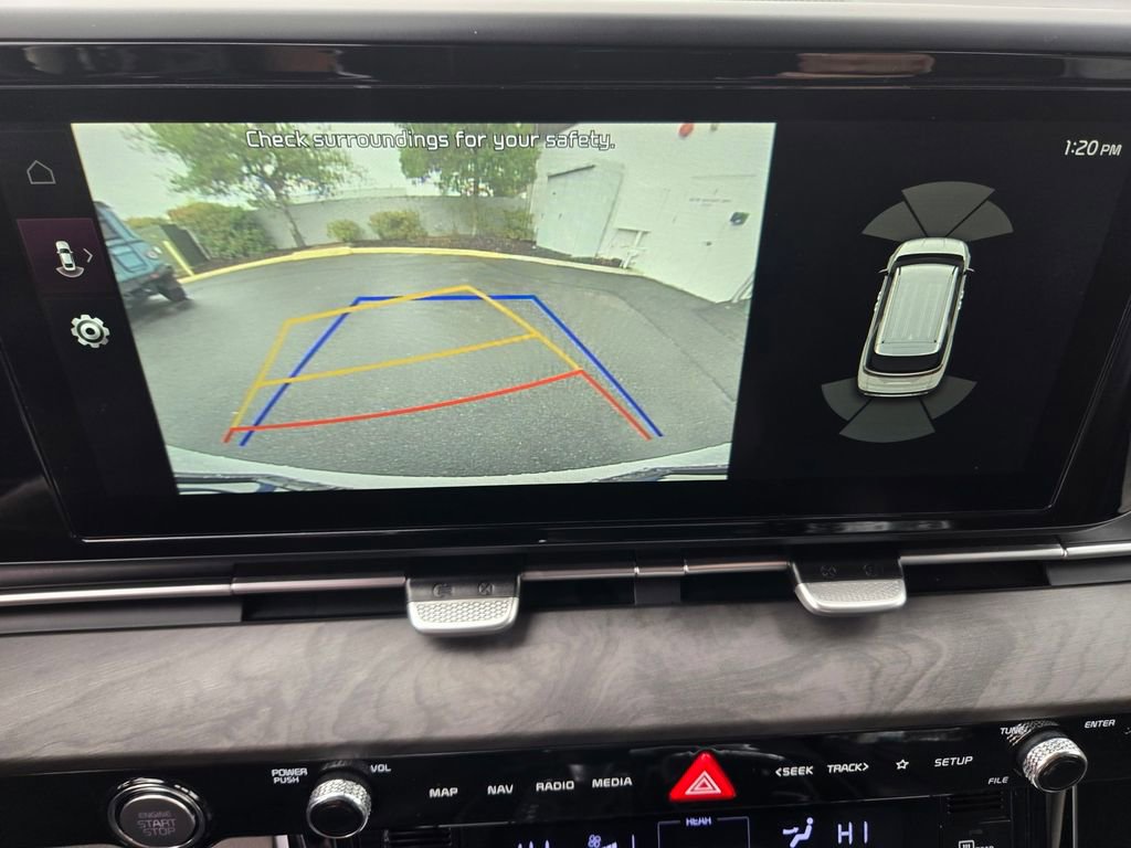 Used 2023 Kia Carnival EX image 17