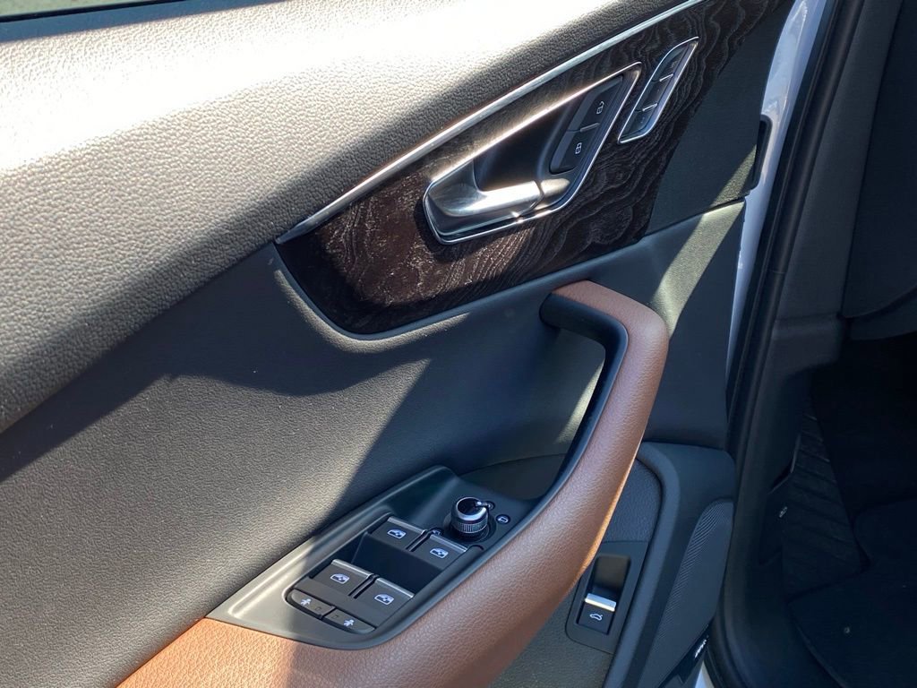 Used 2020 Audi Q7 2.0T Premium Plus w/ Premium Plus Package image 11