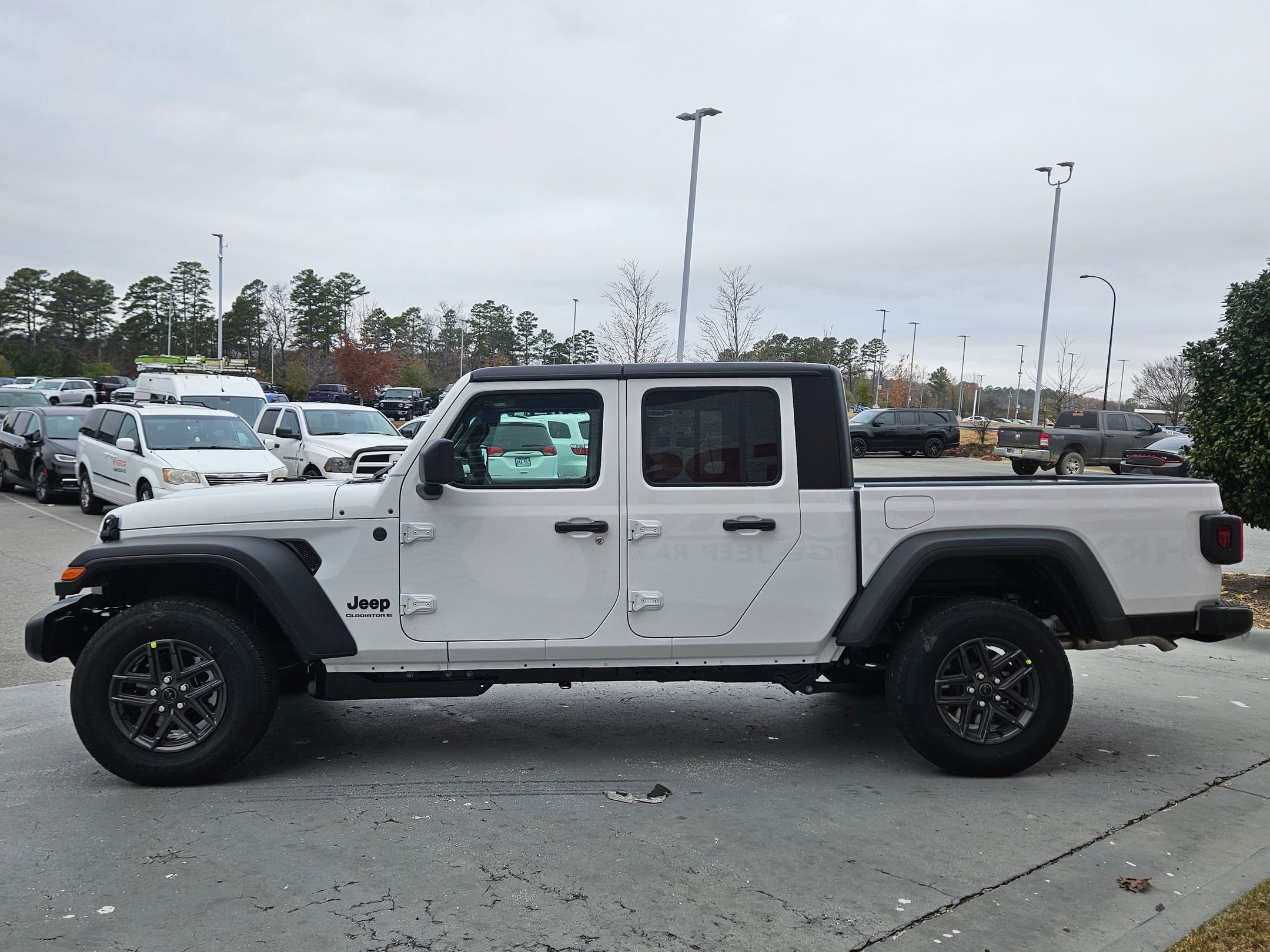 New 2026 Jeep Gladiator Sport image 4
