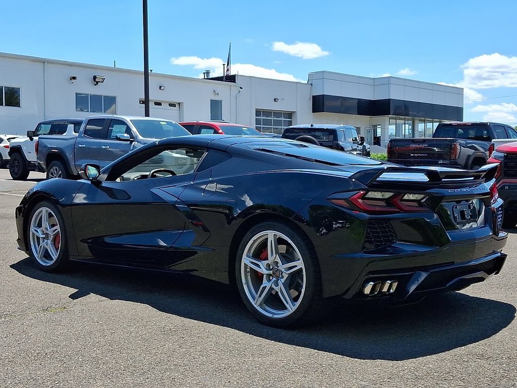 Used 2022 Chevrolet Corvette Stingray Premium Cpe w/ Z51 Performance Package RWD image 4