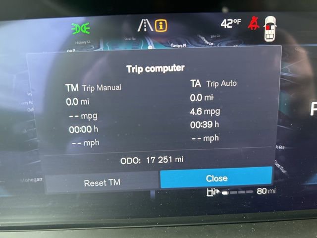 Certified 2025 Volvo XC90 B6 Plus image 21