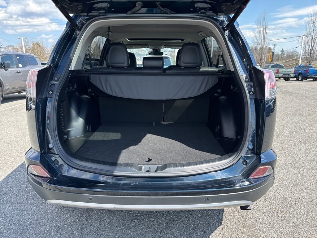 Used 2018 Toyota RAV4 Limited FWD image 4