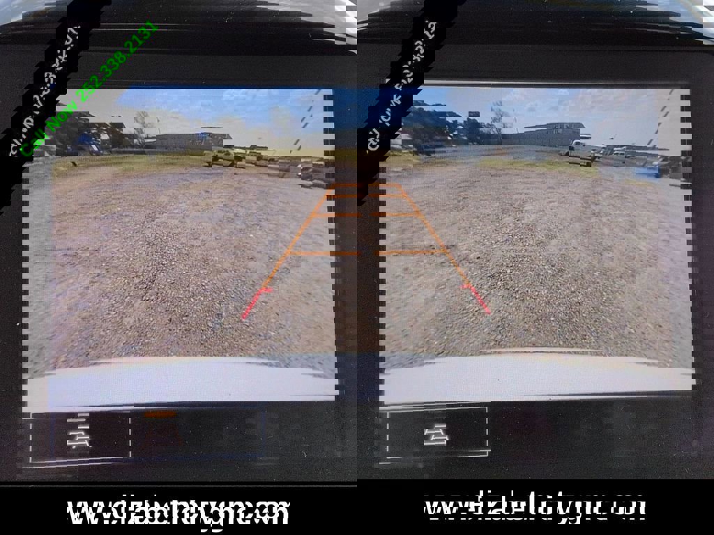 Used 2023 Chevrolet Traverse LT image 28