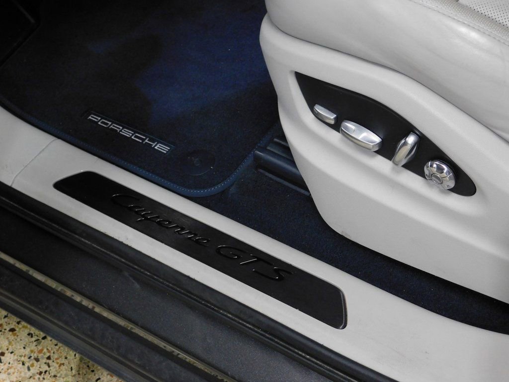 Used 2021 Porsche Cayenne GTS image 33