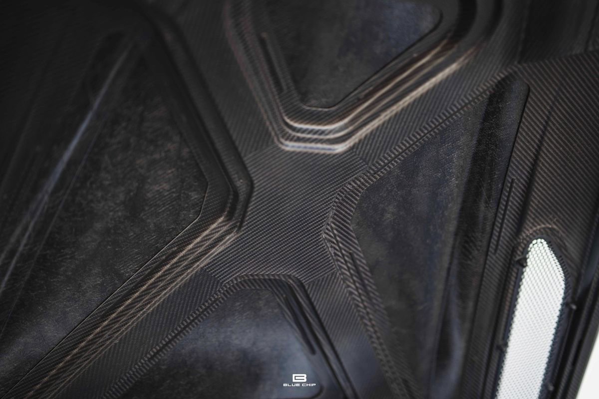 Used 2018 Aston Martin Vanquish S image 25