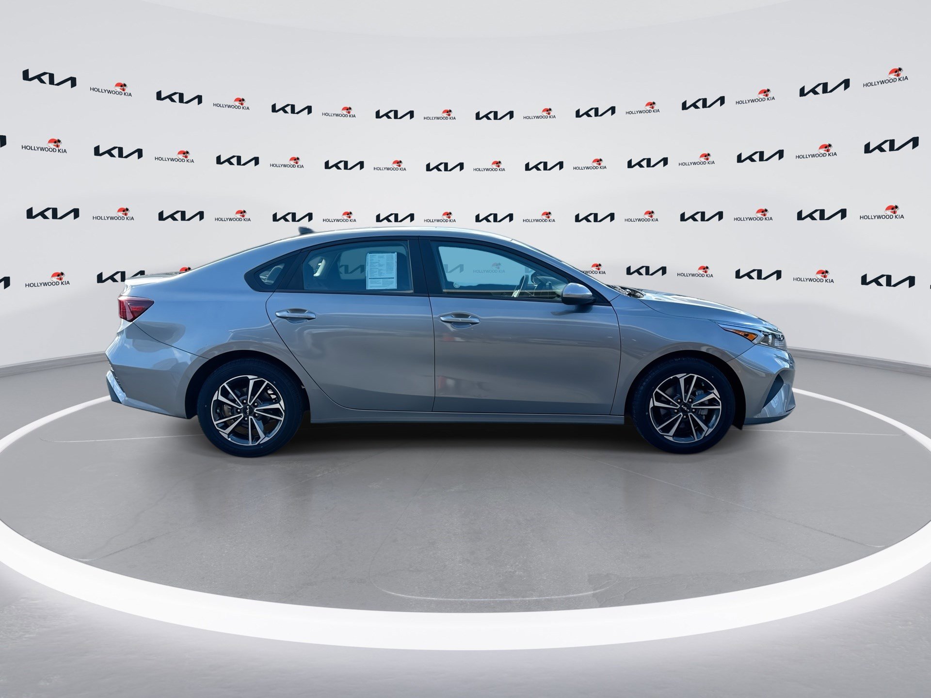 Used 2024 Kia Forte LXS image 9