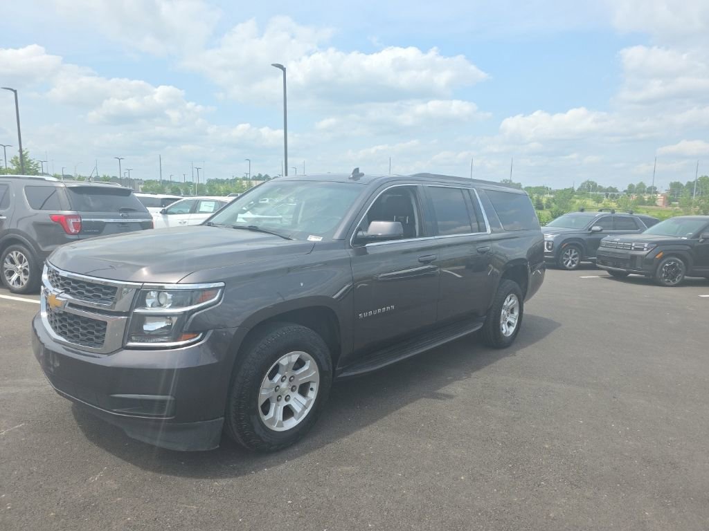 Used 2018 Chevrolet Suburban LT RWD image 1
