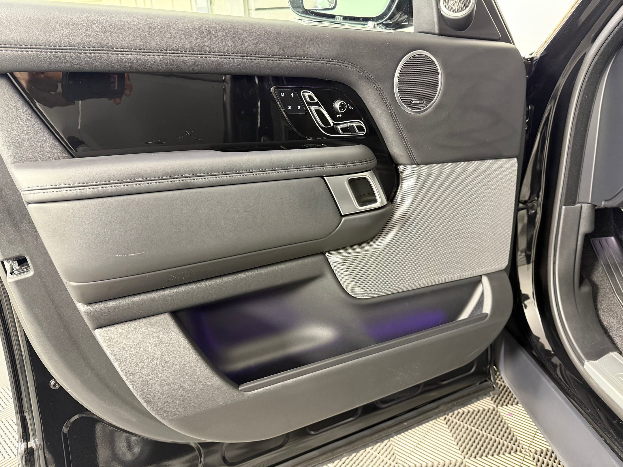 Used 2022 Land Rover Range Rover Westminster Edition image 11