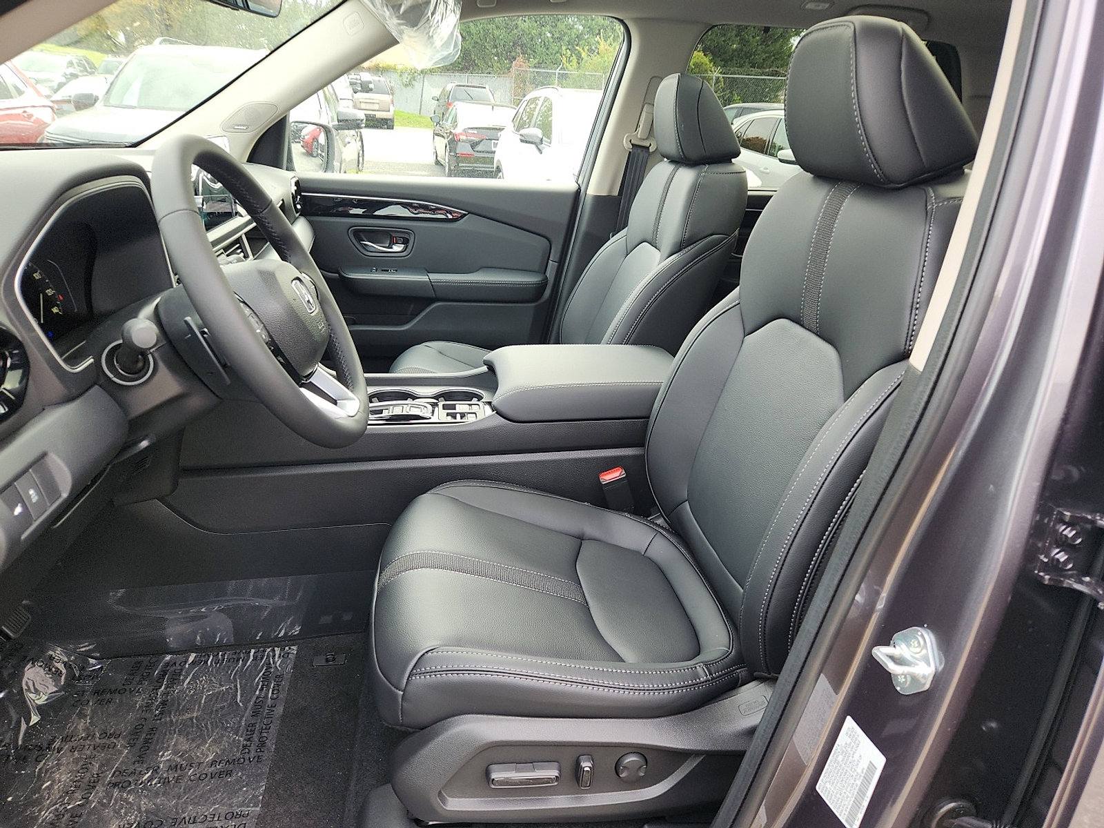 New 2025 Honda Pilot Touring image 9