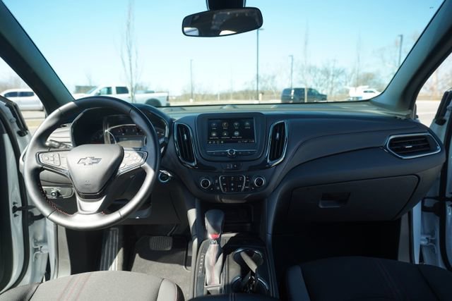 Used 2023 Chevrolet Equinox RS image 27