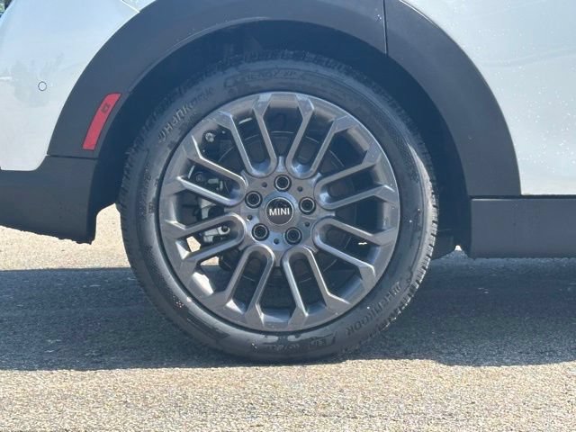 New 2026 MINI Cooper 4-Door Hardtop FWD image 3