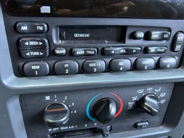 Used 2001 Nissan Quest SE FWD image 17