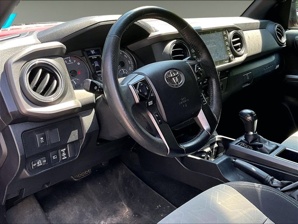 Used 2021 Toyota Tacoma TRD Off-Road w/ Technology Package AWD/4WD image 13
