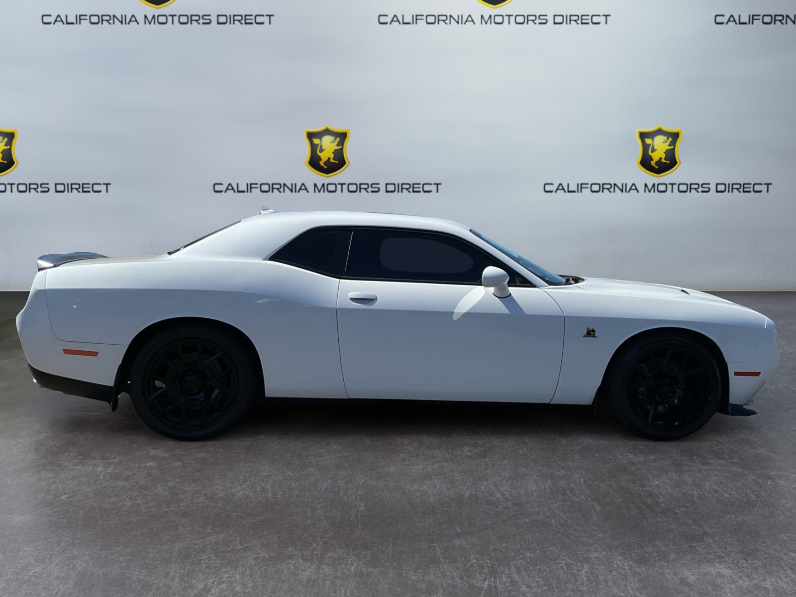 Used 2016 Dodge Challenger R/T Scat Pack w/ Leather Interior Group RWD image 4