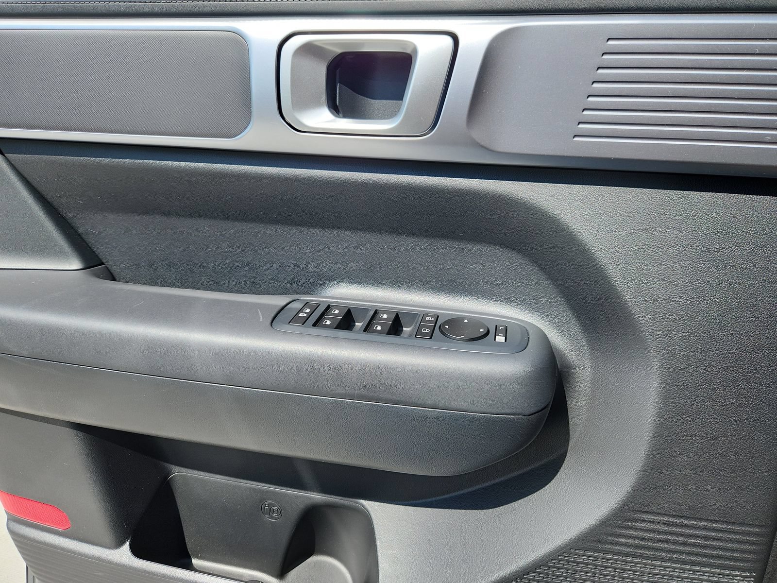 Certified 2026 Hyundai Santa Fe SE AWD/4WD image 9