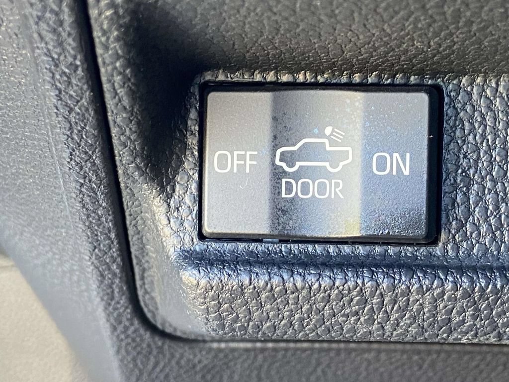 Used 2024 Toyota Tacoma SR5 AWD/4WD image 29