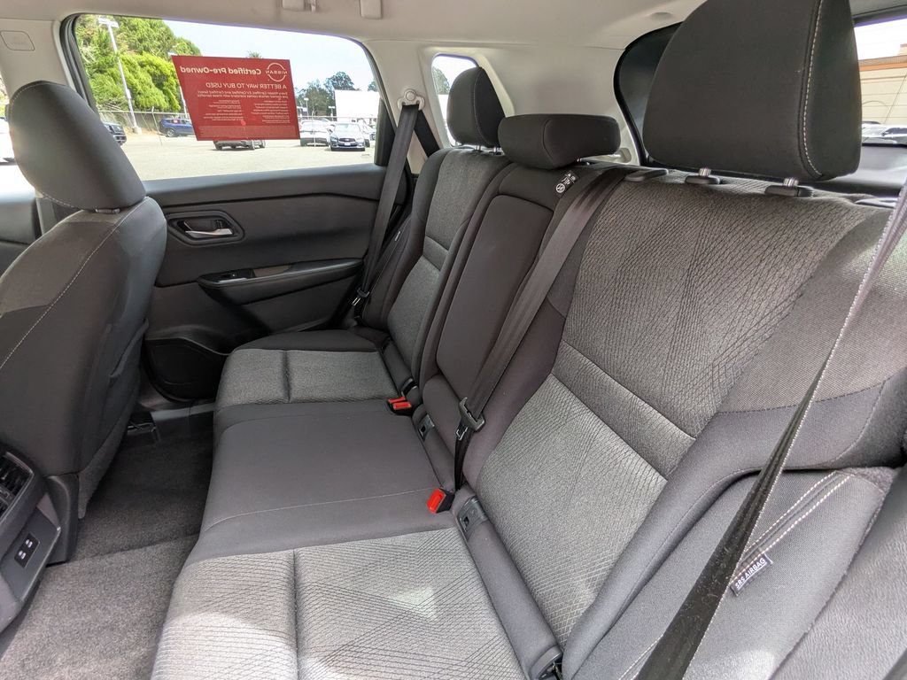 Used 2024 Nissan Rogue SV FWD image 24