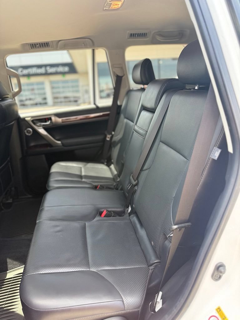 Used 2018 Lexus GX 460 Luxury AWD/4WD image 16