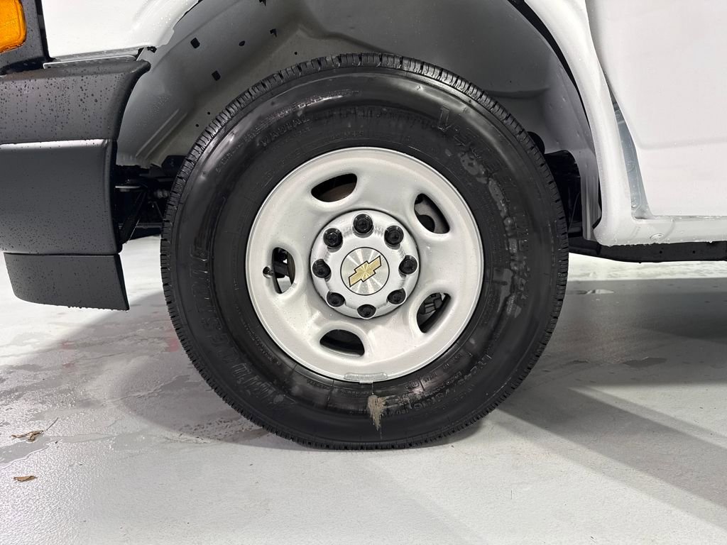New 2025 Chevrolet Express 2500 w/ Driver Convenience Package RWD image 31