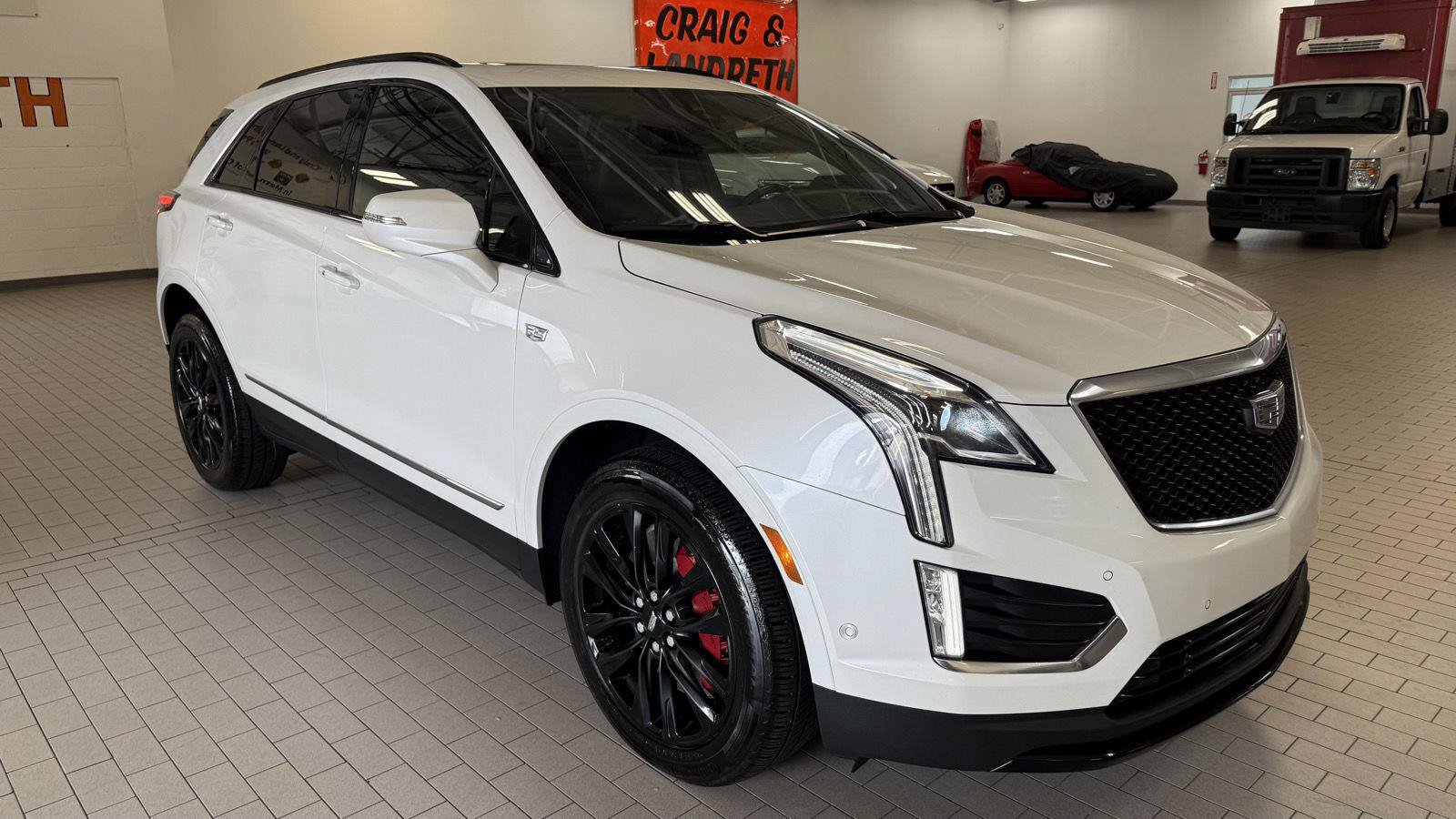 Used 2023 Cadillac XT5 Sportv w/ Technology Package AWD/4WD image 4