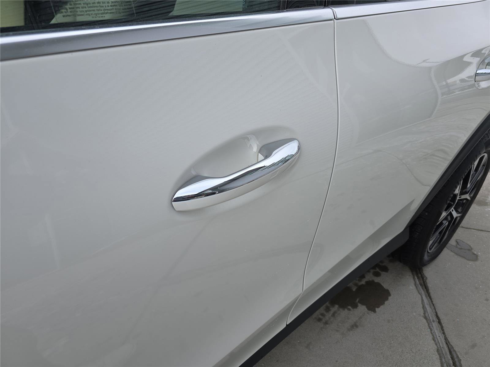 Used 2025 Mercedes-Benz GLC 350e GLC 350e image 12