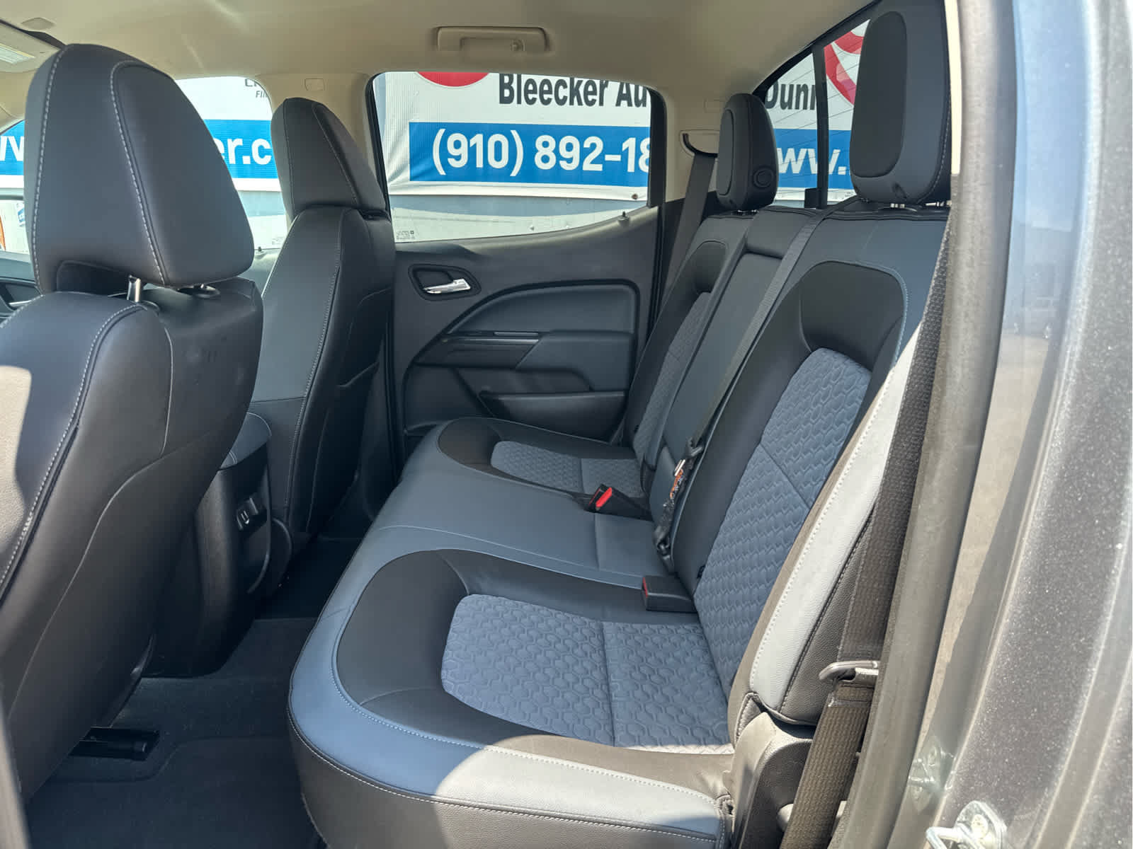 Used 2021 Chevrolet Colorado Z71 w/ Safety Package AWD/4WD image 35