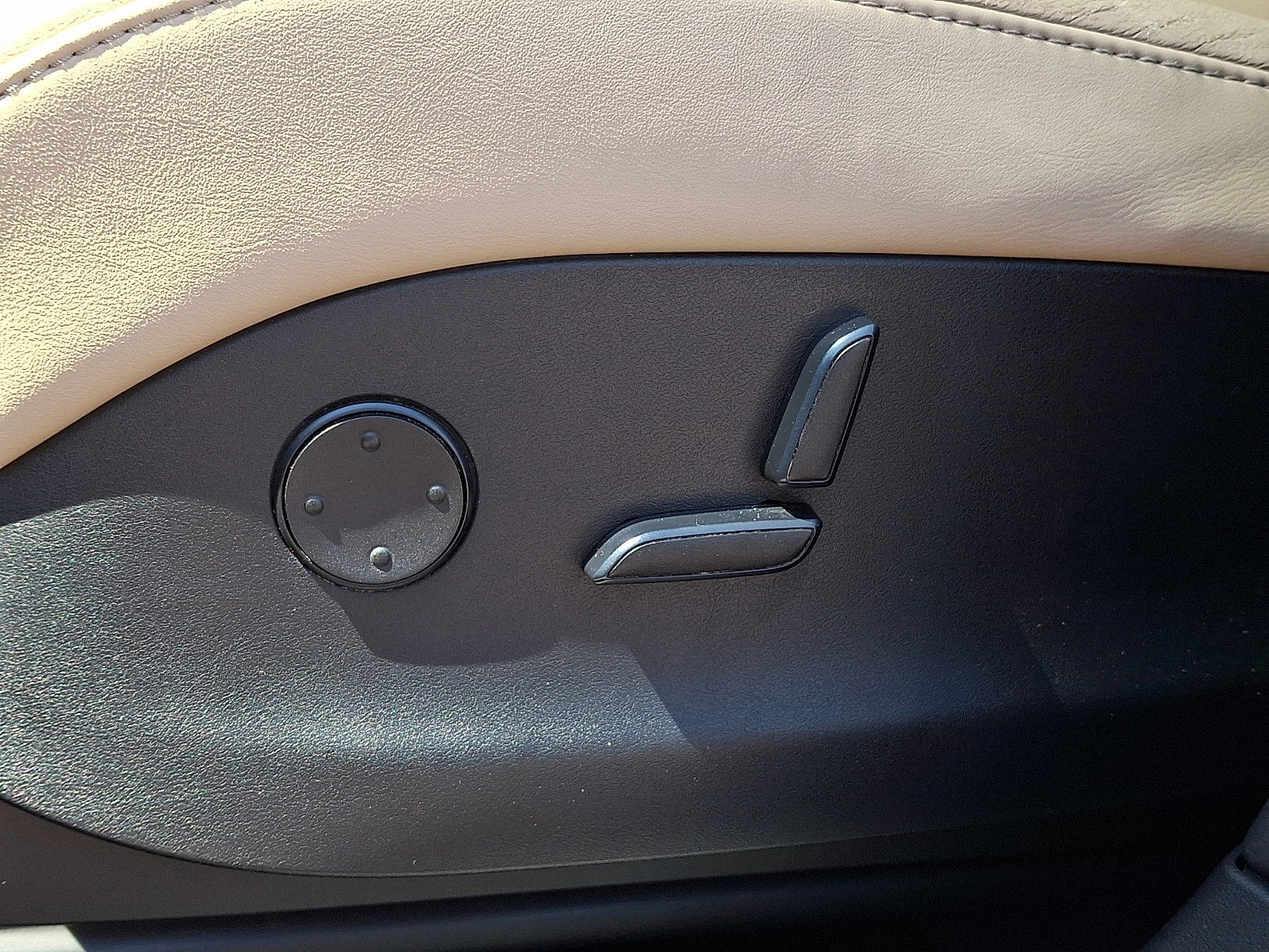 Used 2017 Tesla Model X 100D AWD/4WD image 29