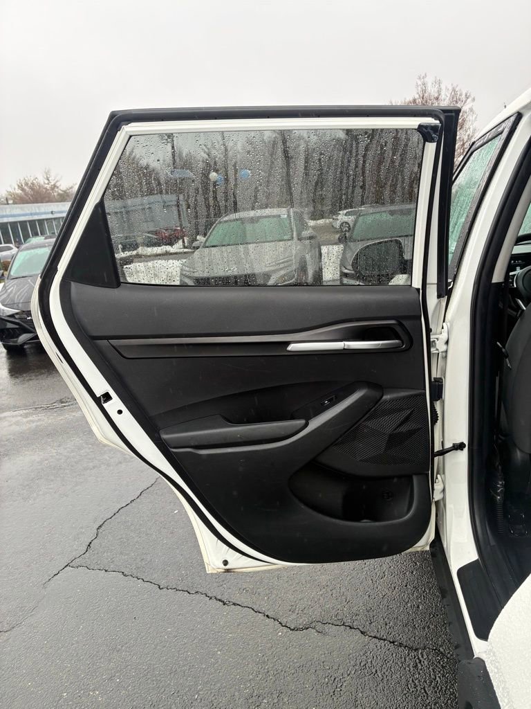 Used 2024 Kia Seltos LX image 43