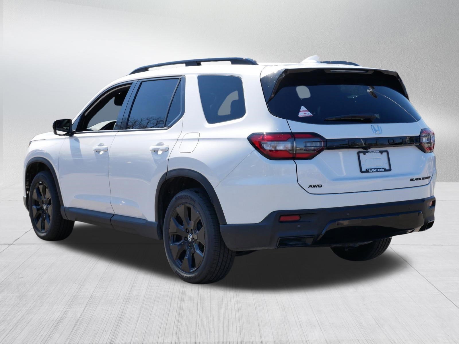 Certified 2026 Honda Pilot Black Edition image 5