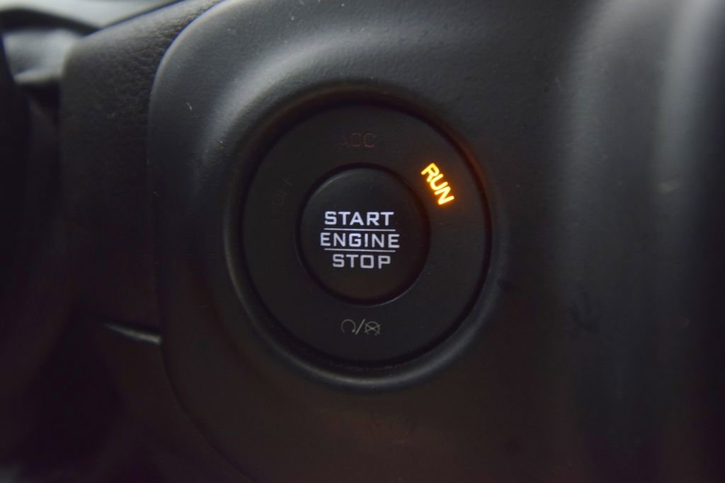 Used 2018 Jeep Wrangler Unlimited Sahara w/ Uconnect 4C Nav & Sound Group image 31