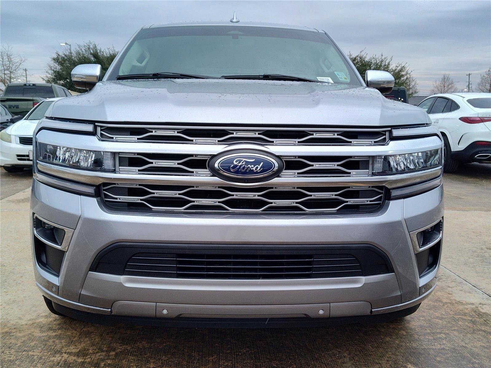 Used 2024 Ford Expedition Platinum image 13