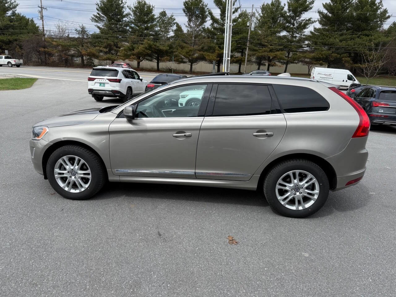 Used 2015 Volvo XC60 T5 Platinum FWD image 9