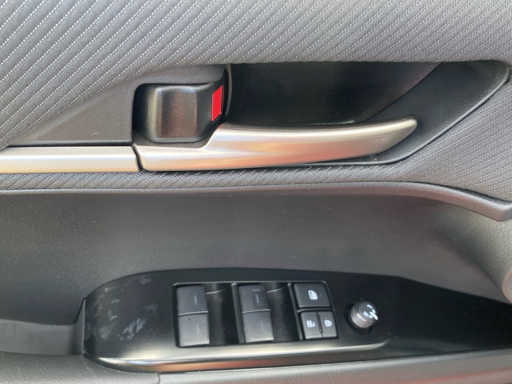 Used 2025 Toyota Camry SE image 19
