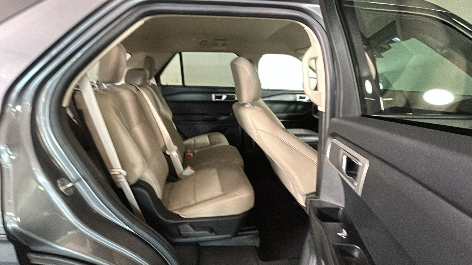 Used 2023 Ford Explorer 4WD image 33