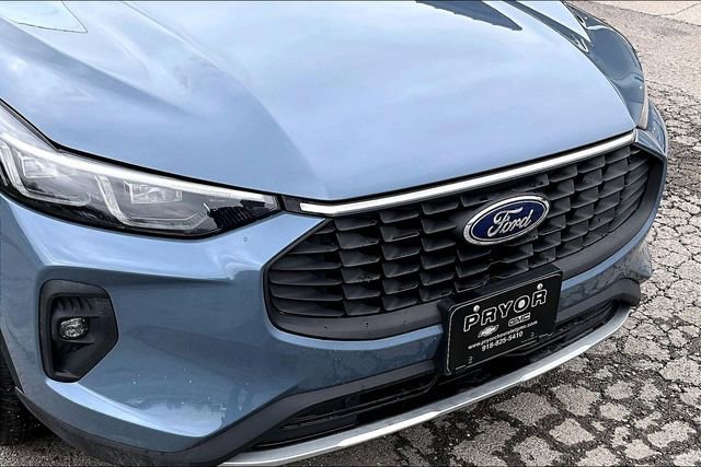Used 2025 Ford Escape Platinum AWD/4WD image 33