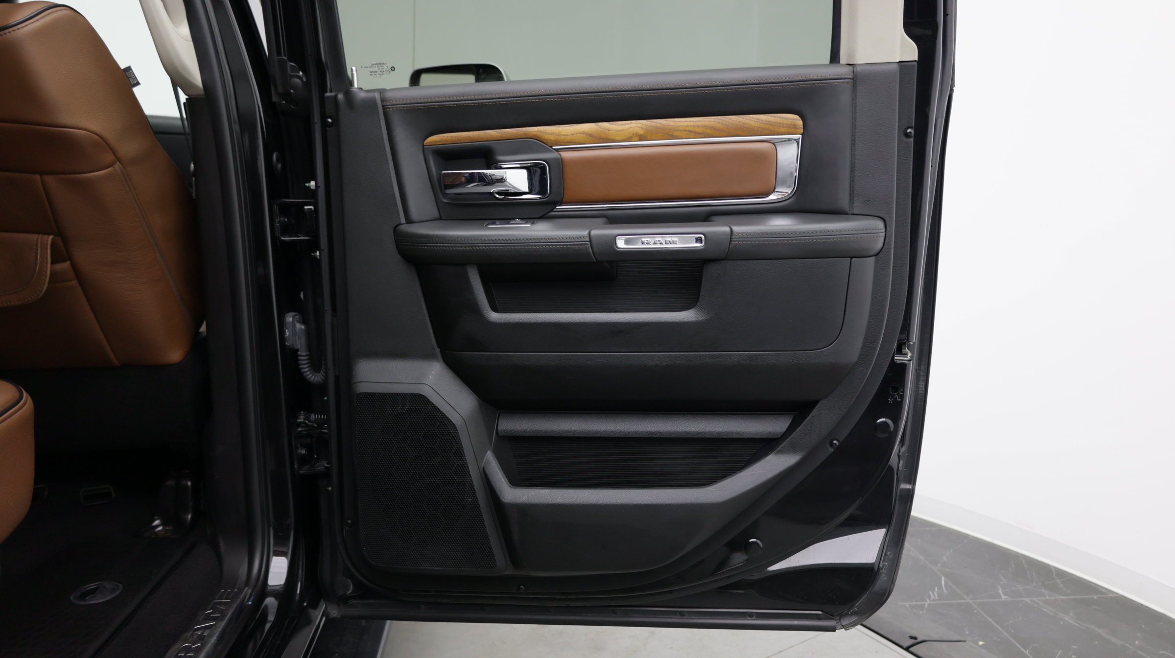 Used 2018 RAM 2500 Longhorn AWD/4WD image 36