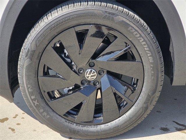 Used 2024 Volkswagen Atlas SE w/ Panoramic Sunroof Package image 12