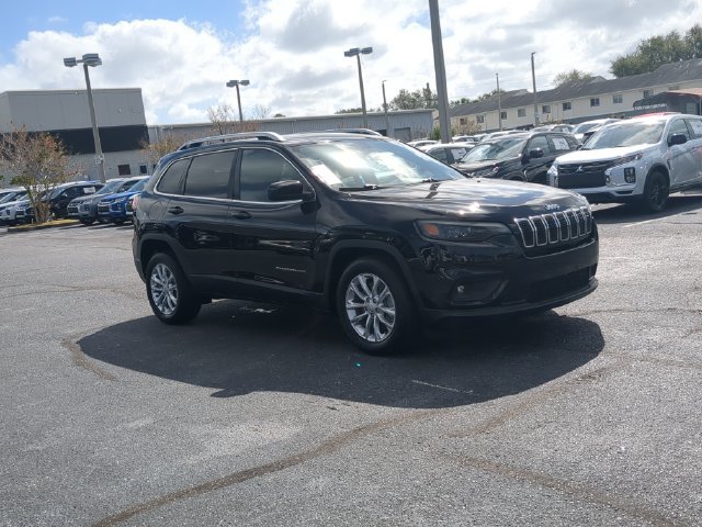 Used 2019 Jeep Cherokee Latitude w/ Popular Appearance Group FWD image 3