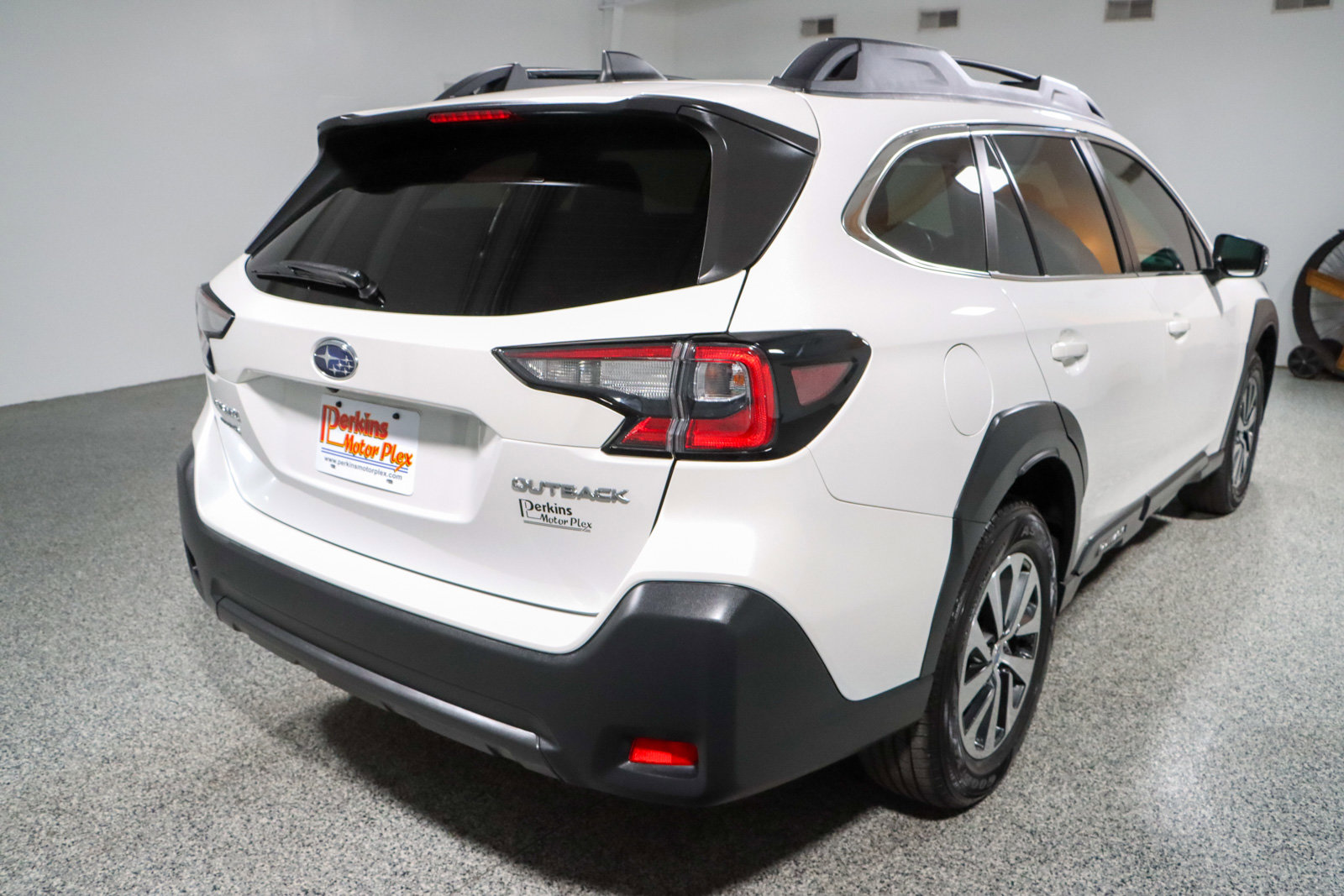 Used 2023 Subaru Outback Premium image 7