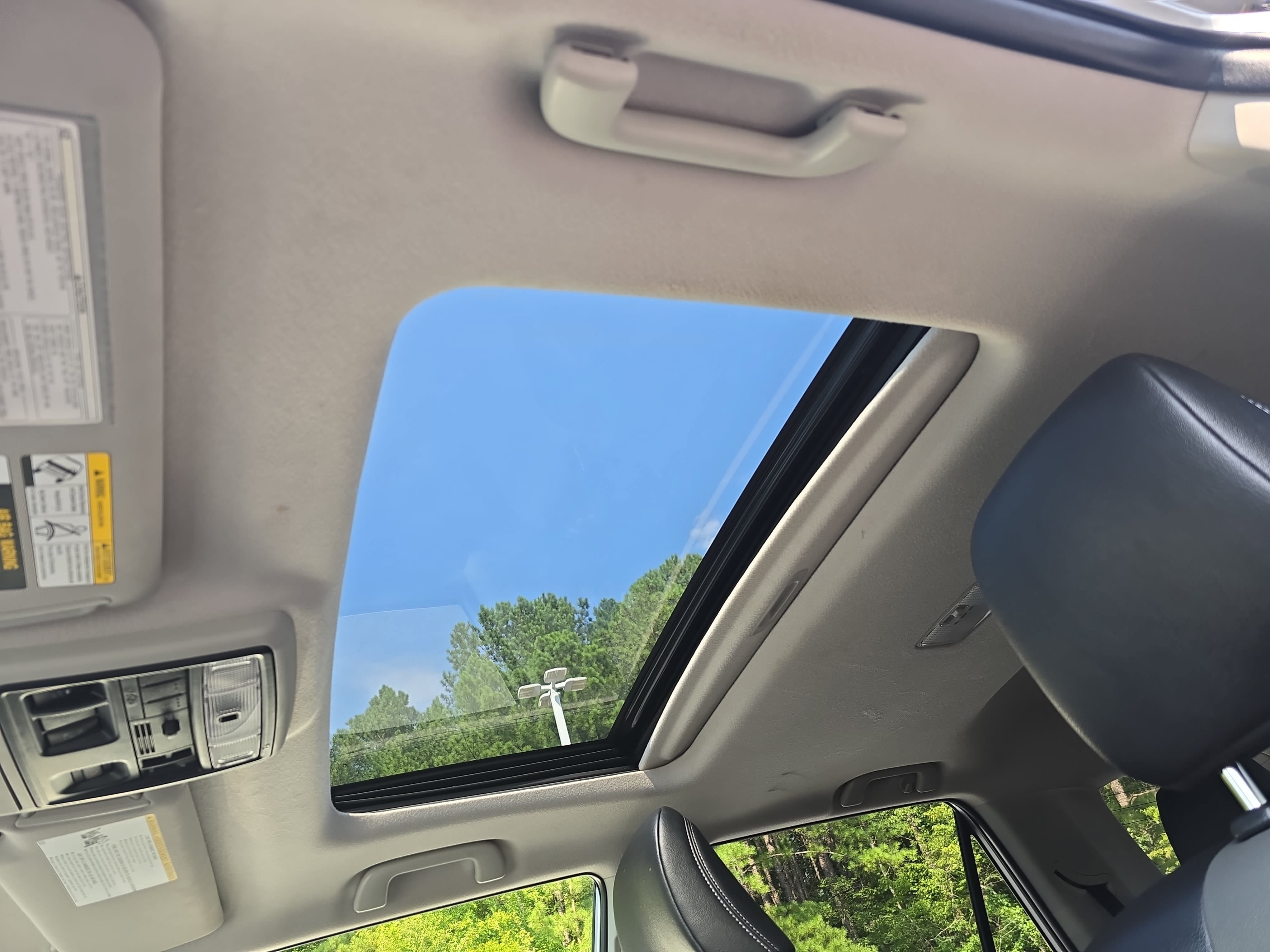 Used 2022 Toyota 4Runner SR5 Premium w/ Moonroof Package AWD/4WD image 30