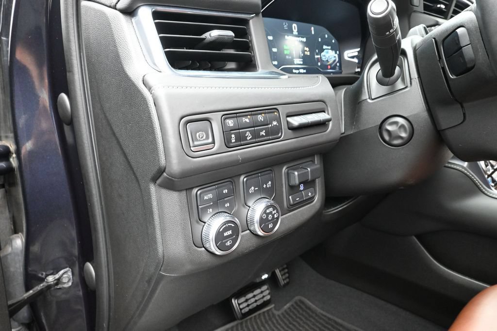Used 2023 GMC Yukon Denali Ultimate AWD/4WD image 16