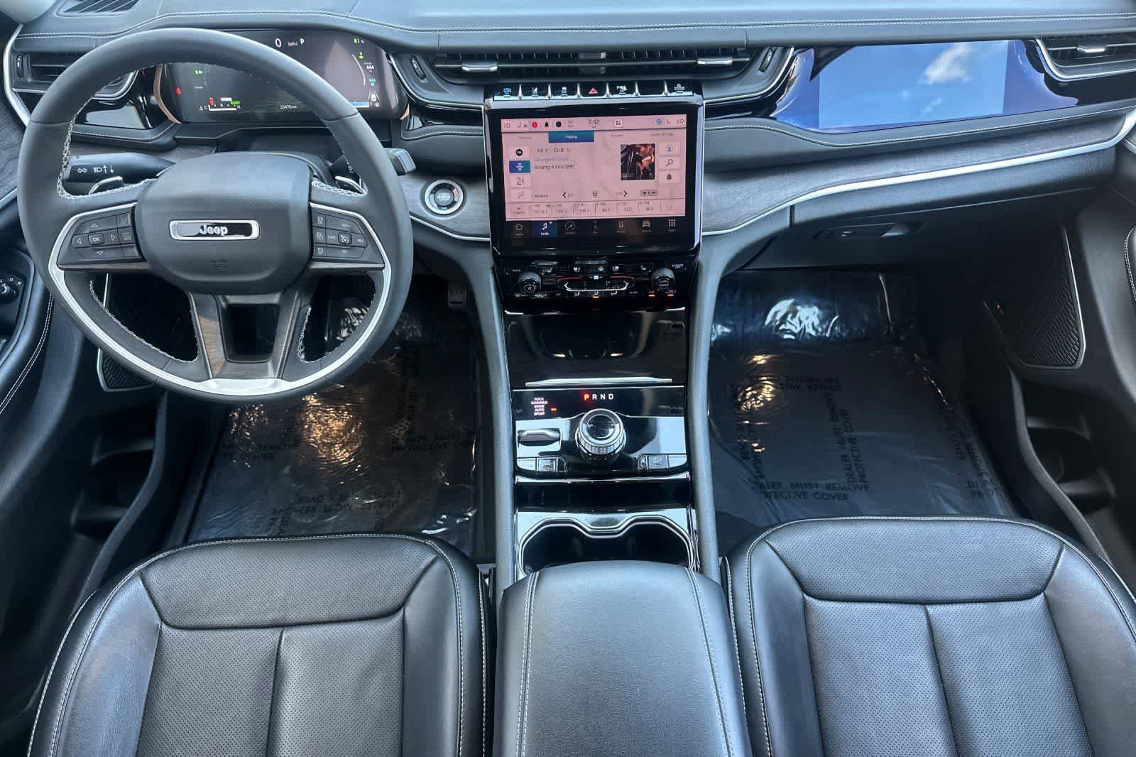 Certified 2022 Jeep Grand Cherokee Limited 4xe w/ Luxury Tech Group II AWD/4WD image 3