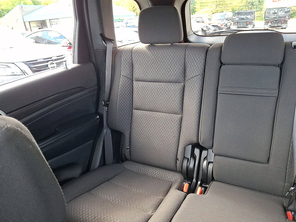 Used 2021 Jeep Grand Cherokee Laredo AWD/4WD image 12