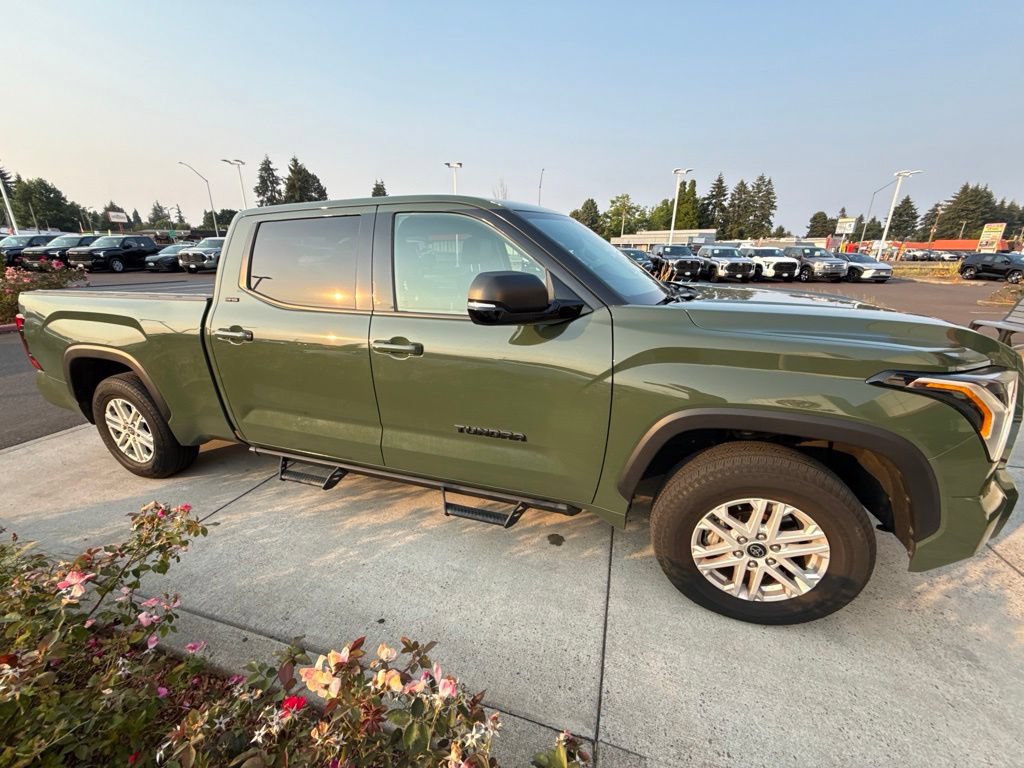 Used 2022 Toyota Tundra SR5 w/ SR5 Premium Package AWD/4WD image 4